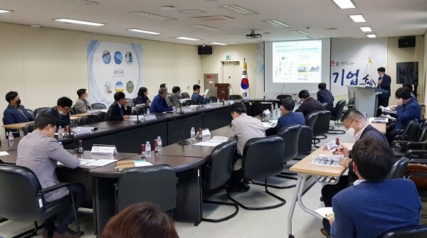 공사는 4차 산업혁명과 네트워크로 초연결되는 플랫폼사회에 대비하기위한 공유농업과 한국형 스마트팜 해외진출 방안 토론회를 개최했다