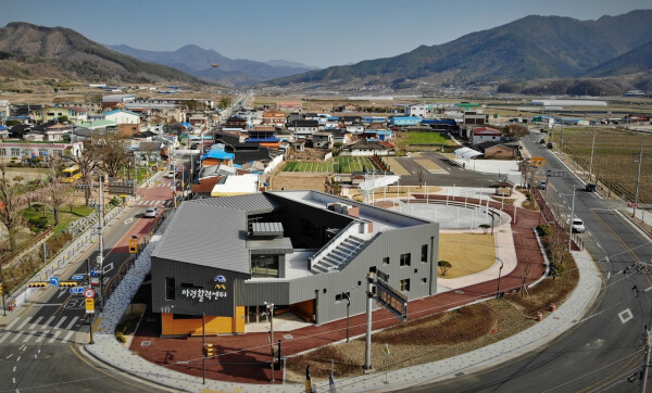 제2회 서울 유니버설디자인대상에서 한국농어촌공사와 진안군이 공동출품한 마령활력센터가 UD환경조성 공공부문 대상을 수상했다