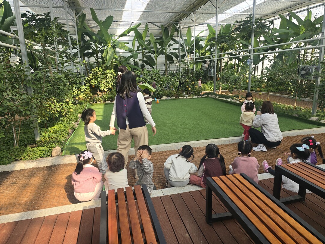 인제군, 스마트팜 온실 현장 체험학습 인기… 학생들 미래농업 이해 높인다