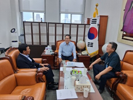 화훼자조금, 송석준 외통위원장 면담